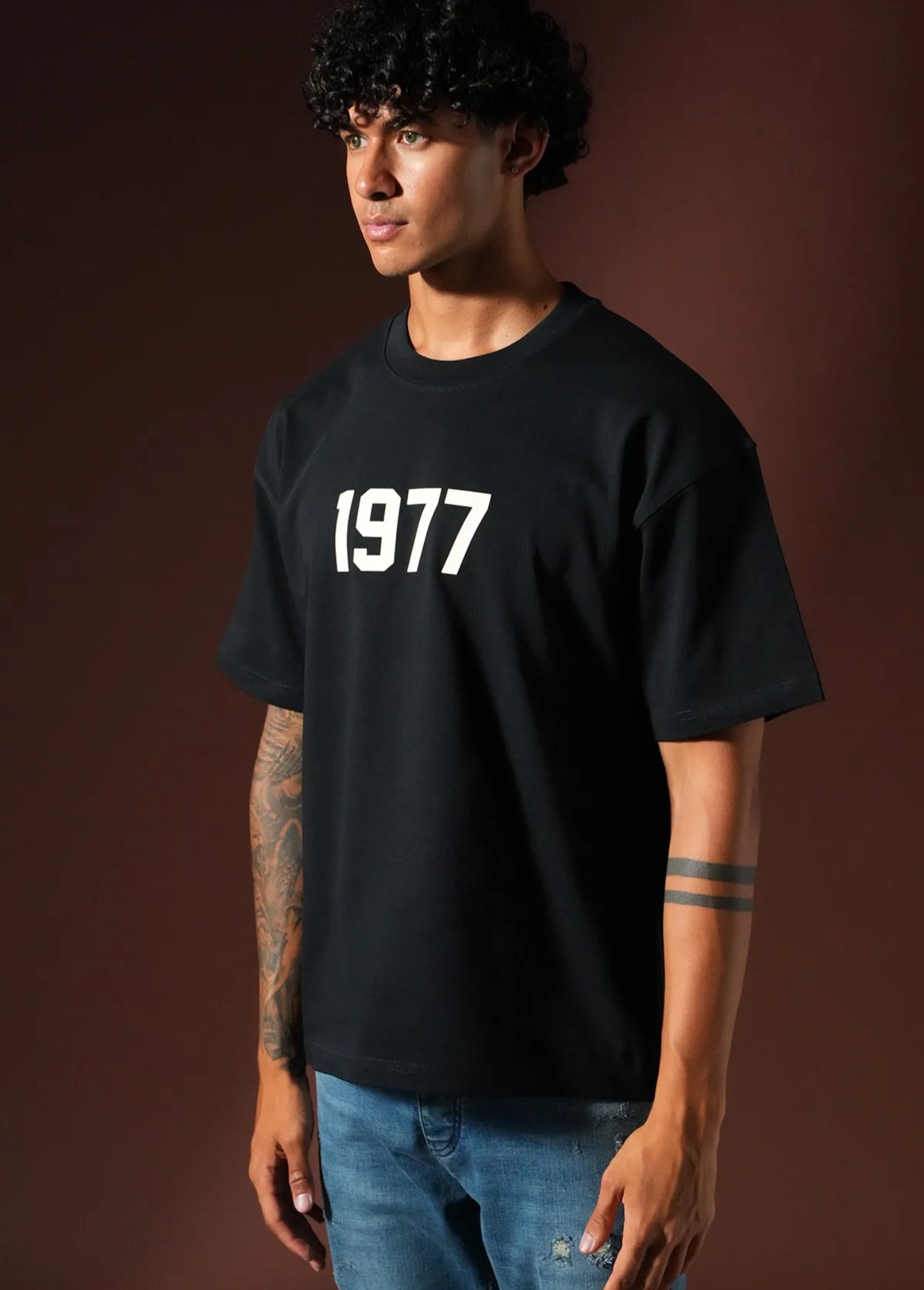 1977 Black t shirt