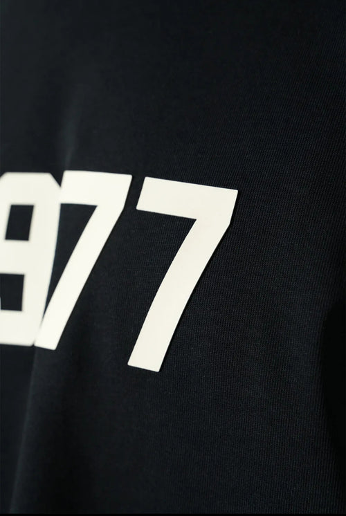 1977 Black t shirt