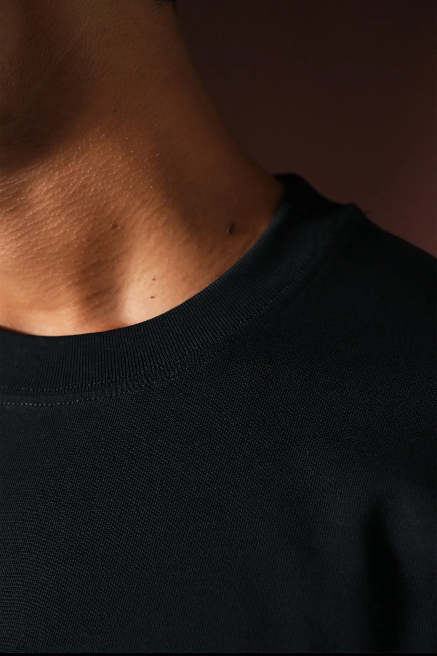 1977 Black t shirt